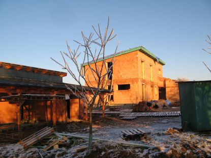 Zimní malty HELUZ stavebníkům prázdniny nedopřejí