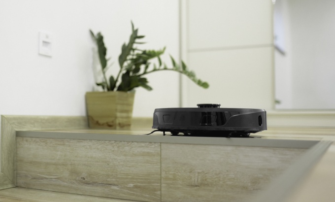 Robotický vysavač s mopem Concept VR3400