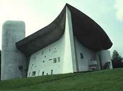 Jedna z podivuhodných staveb minulého staletí  - Le Corbusierova Notre Dame du Haut