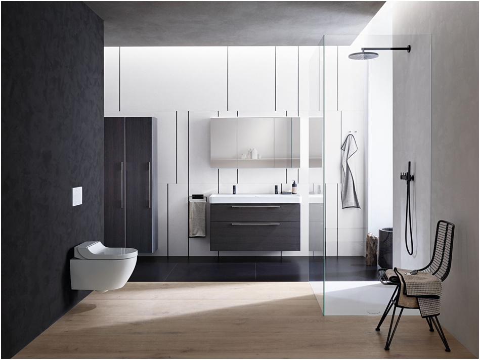 Sprchovací WC Geberit AquaClean Tuma je dostupné se 4 designovými kryty - alpská bílá, černé sklo, bílé sklo a broušená ušlechtilá ocel.