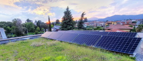 Fotovoltaické panely na zelené střeše? Ekologické a praktické zároveň