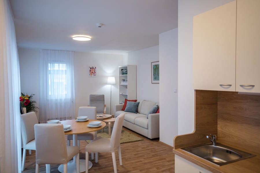 Rezidence RoSa Liberec, vzorový byt 2kk, obývák s kuchyní