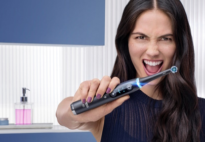 Víte, jak si správně čistit zuby? Vyvracíme nejčastější mýty spojené s čištěním chrupu