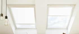 Čím zastínit střešní okna? Zkuste látkové stínění