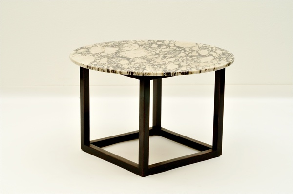 Josef Hoffmann, Kuřácký stolek s mramorovou deskou. Foto: archiv MAK